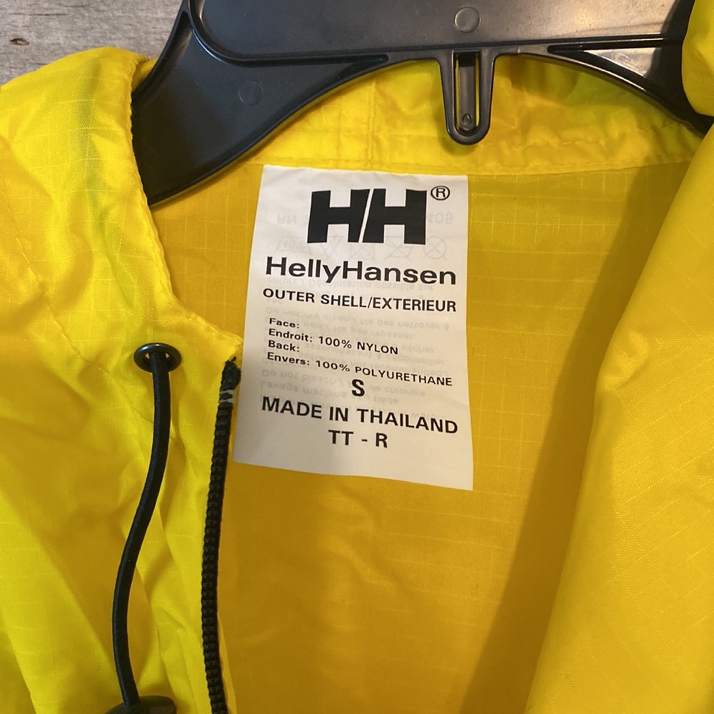 BOGO❗️Helly Hansen Jacket - Picture 2 of 6